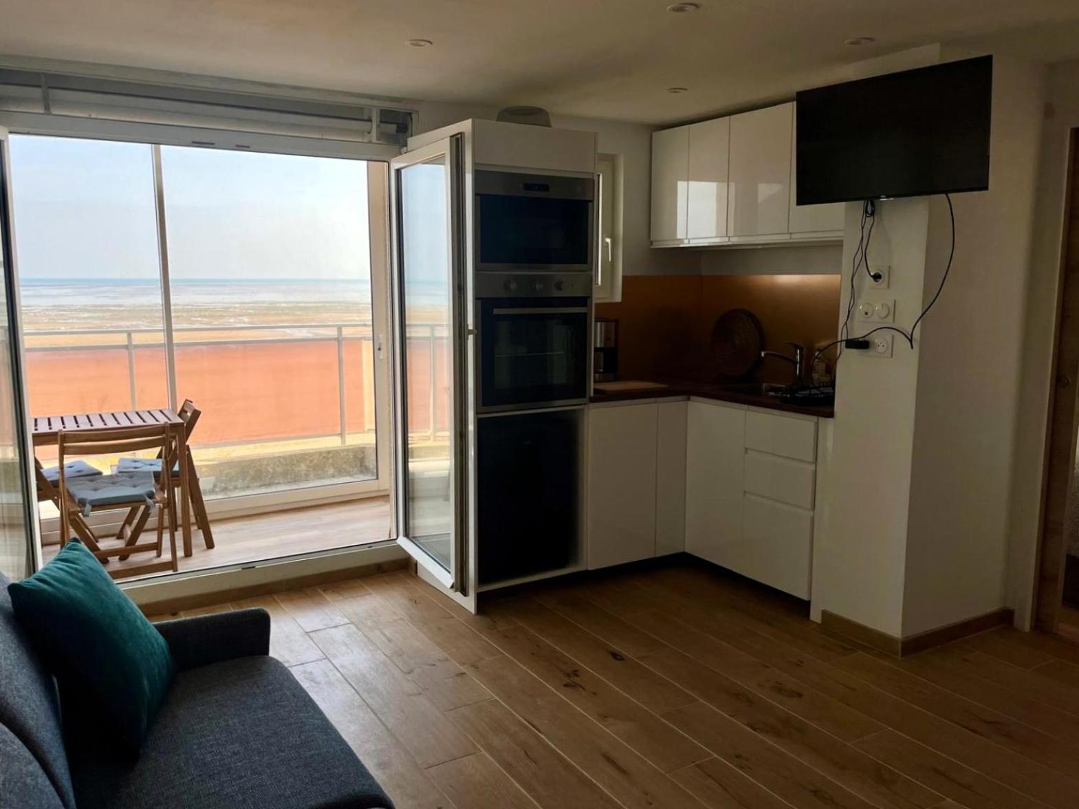 Mettons Les Voiles - Appt Vue Mer Avec Loggia Bernières-sur-Mer المظهر الخارجي الصورة