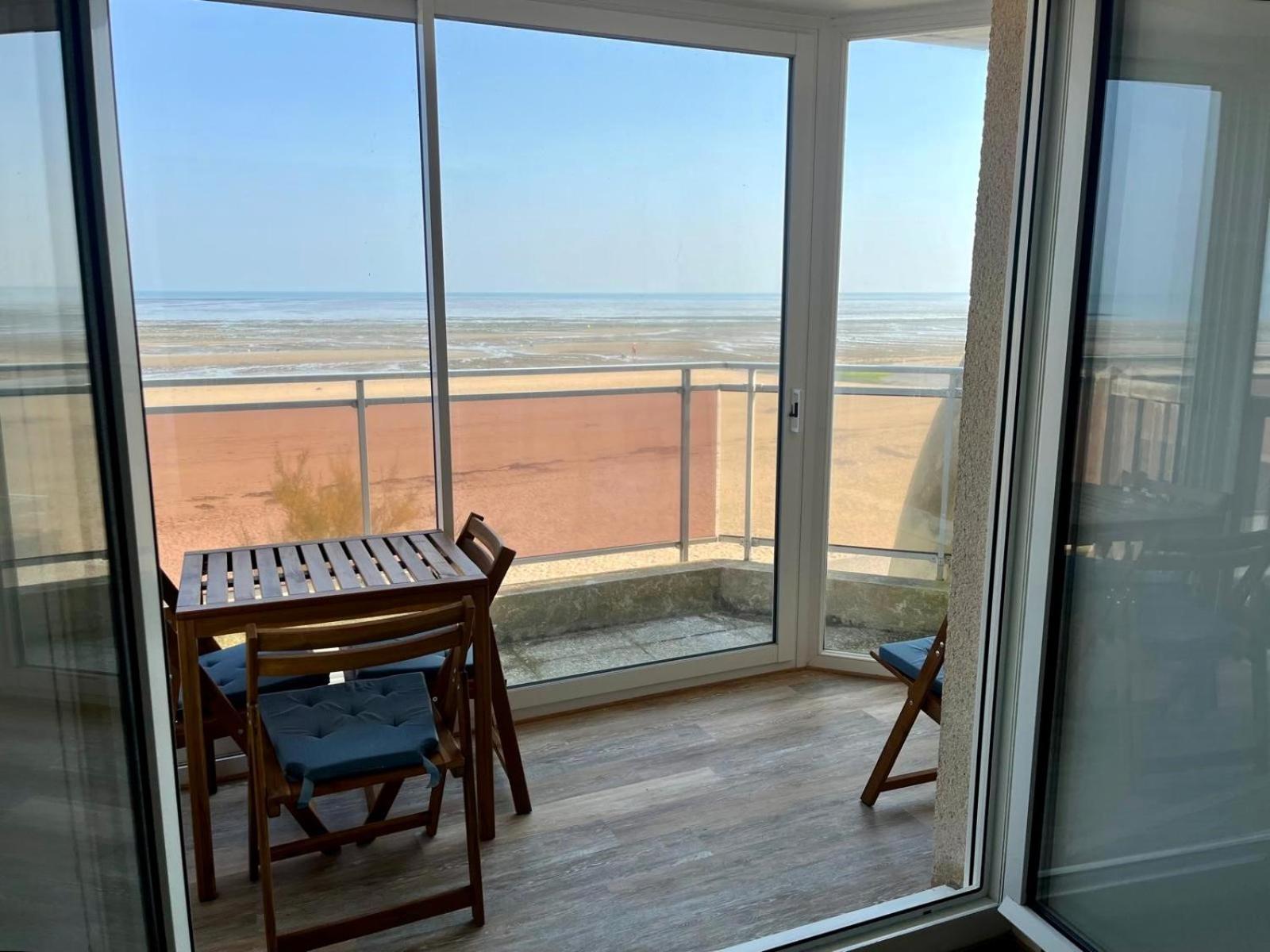 Mettons Les Voiles - Appt Vue Mer Avec Loggia Bernières-sur-Mer المظهر الخارجي الصورة