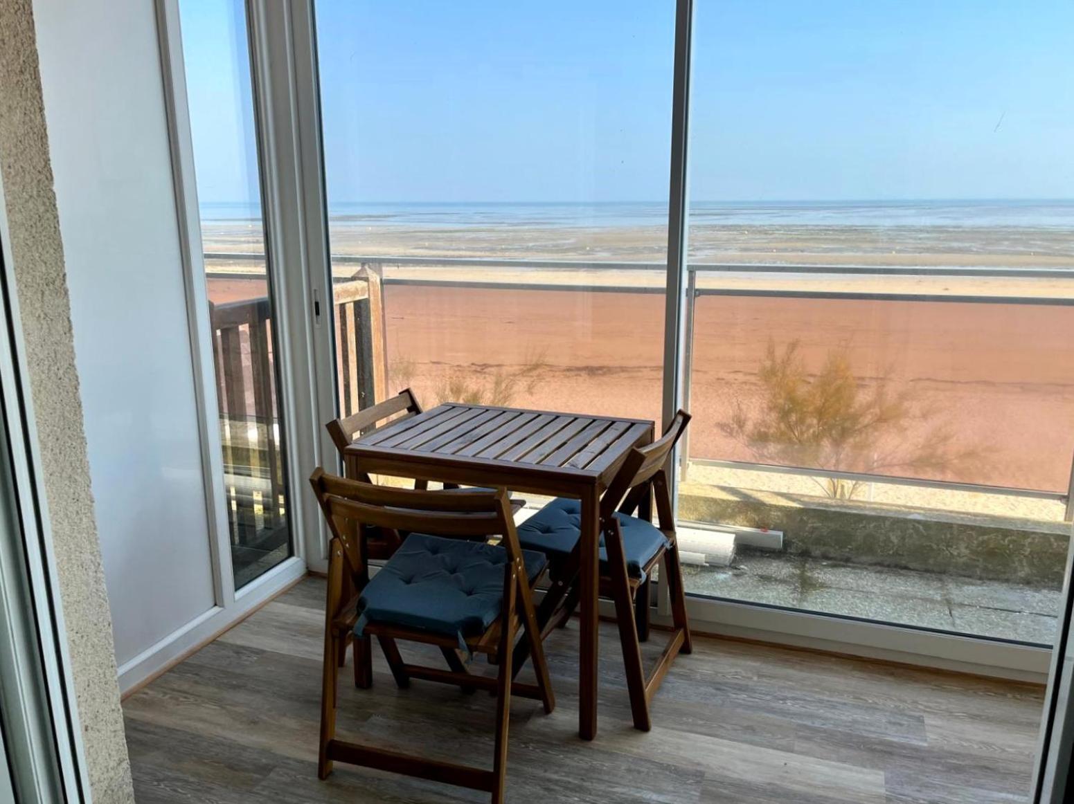 Mettons Les Voiles - Appt Vue Mer Avec Loggia Bernières-sur-Mer المظهر الخارجي الصورة