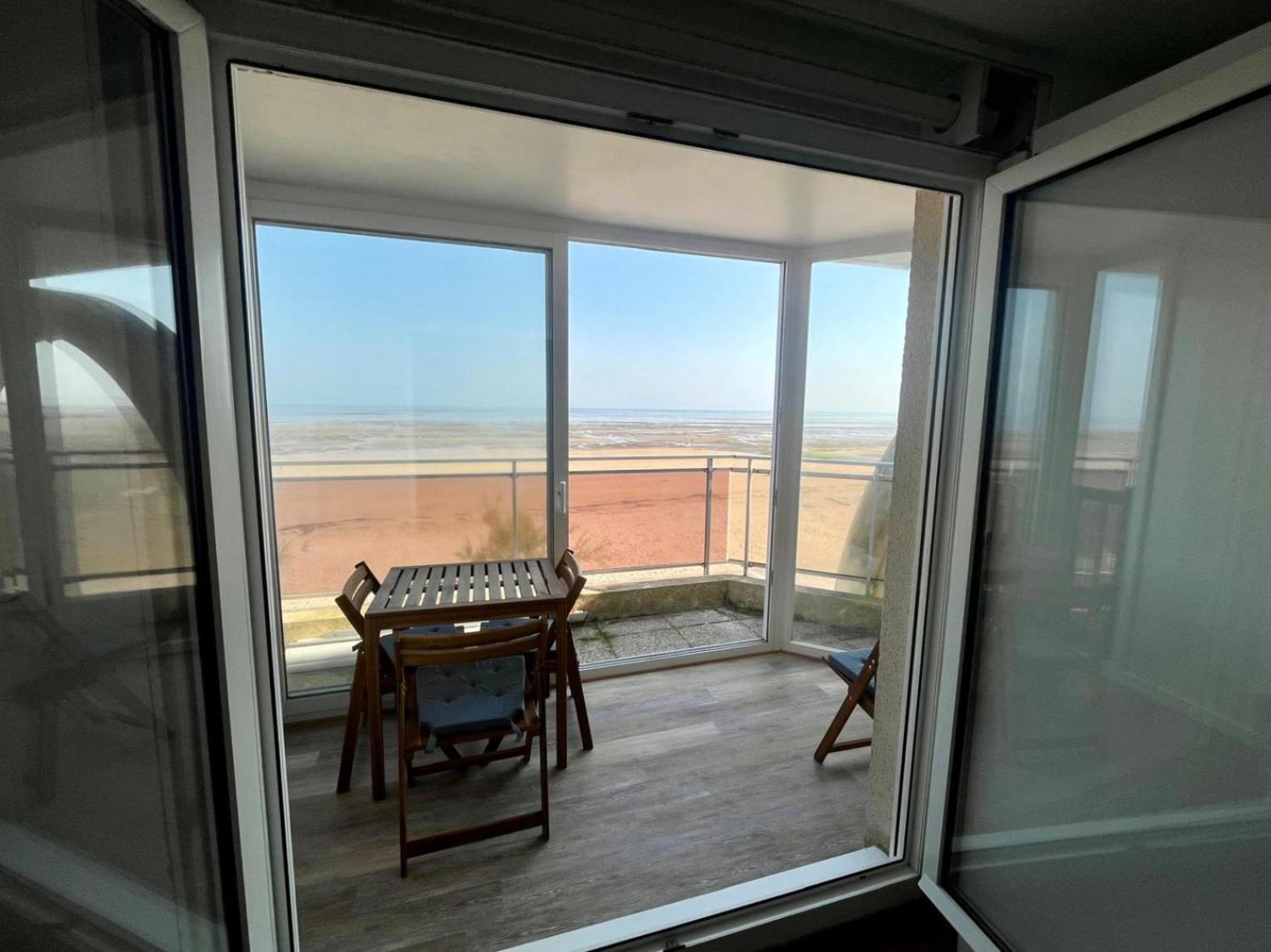 Mettons Les Voiles - Appt Vue Mer Avec Loggia Bernières-sur-Mer المظهر الخارجي الصورة