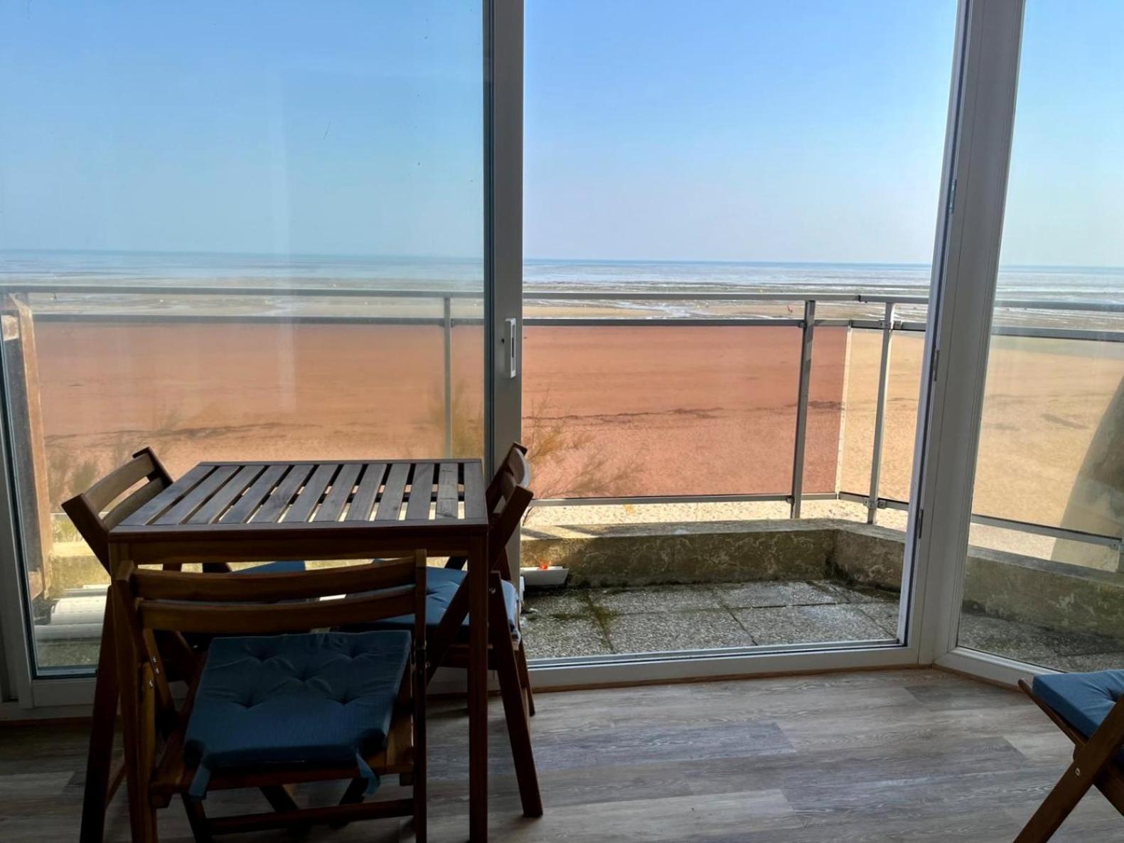 Mettons Les Voiles - Appt Vue Mer Avec Loggia Bernières-sur-Mer المظهر الخارجي الصورة